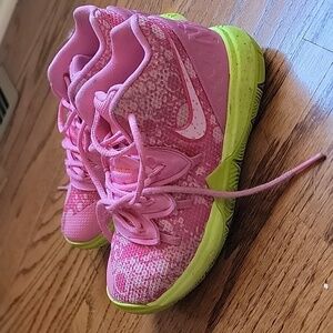 Nike Kyrie 5 PS Spongebob Squarepants Patrick Star Sneakers Youth Size 11C Kids